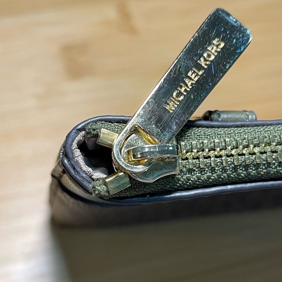 Michael Kors Clutch - Picture 9 of 9